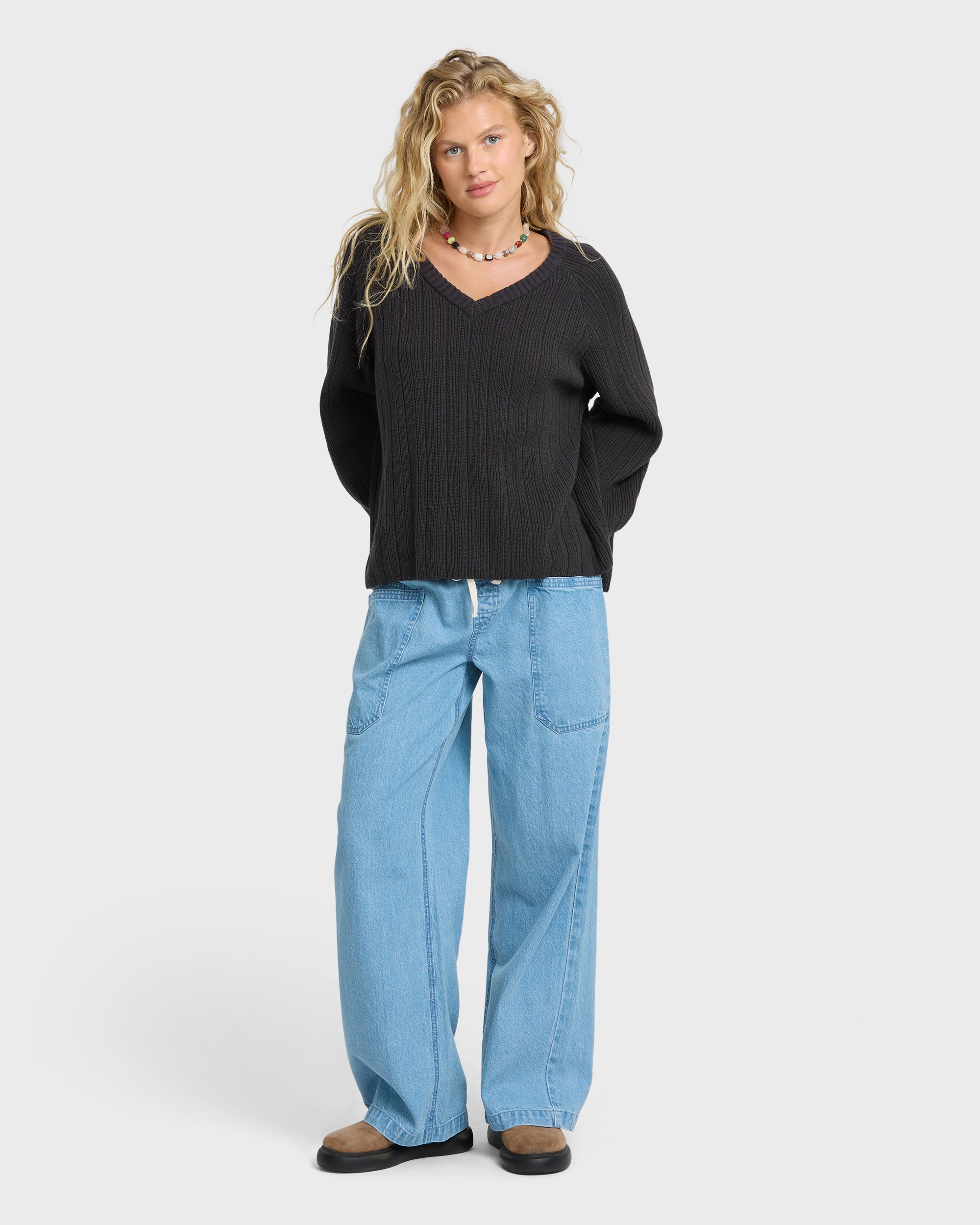 Dallas V-Neck Sweater - Black Sands