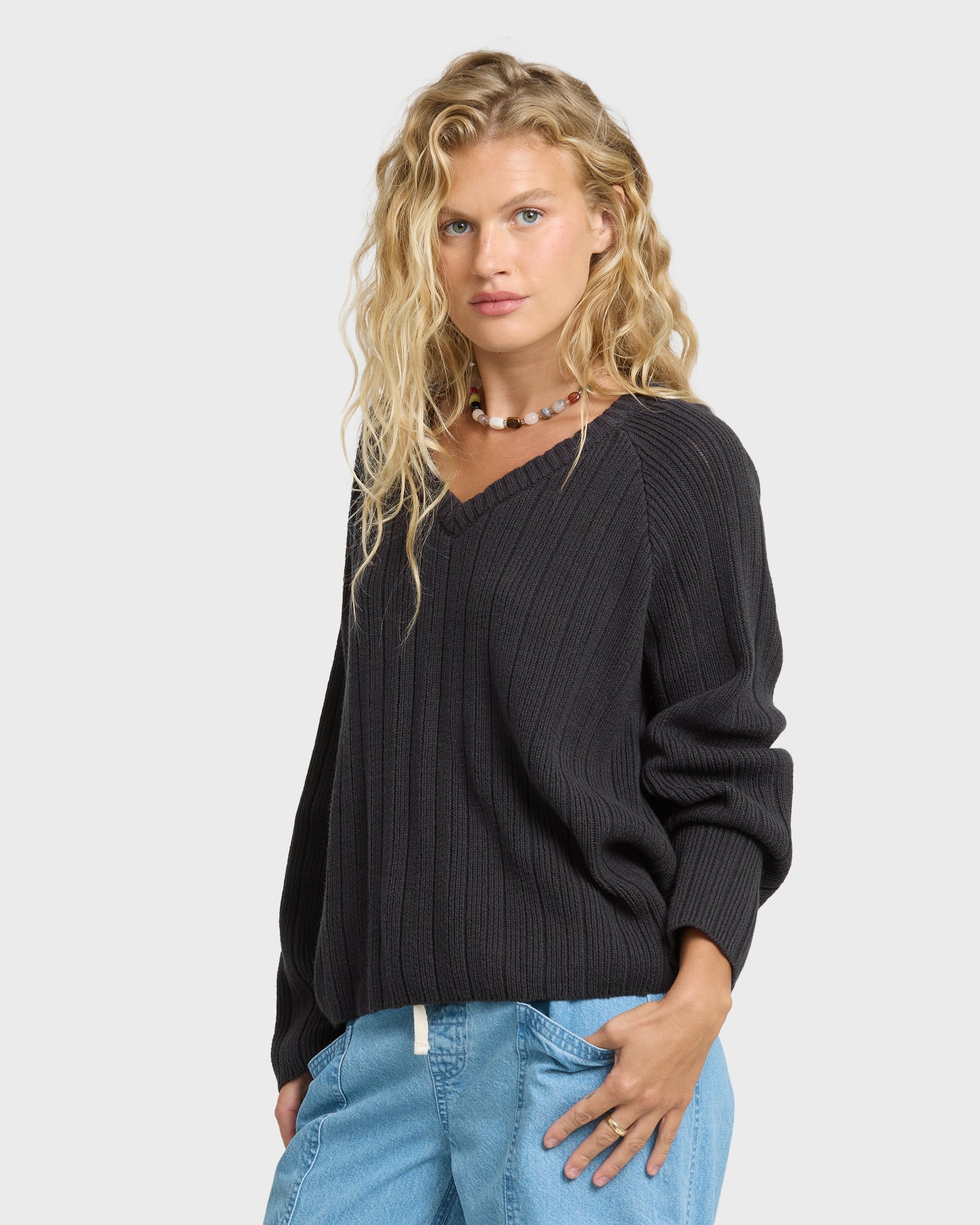 Dallas V-Neck Sweater - Black Sands